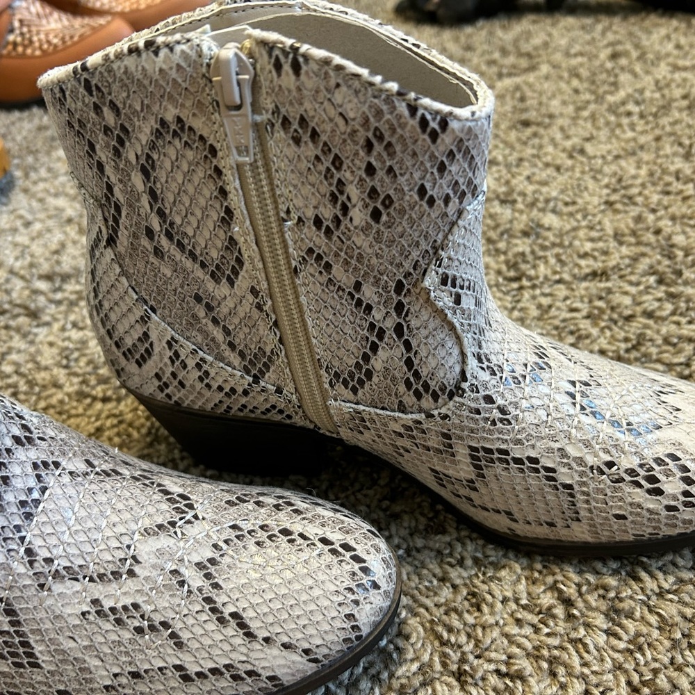 Snake-print Booties - Picture 4 of 5
